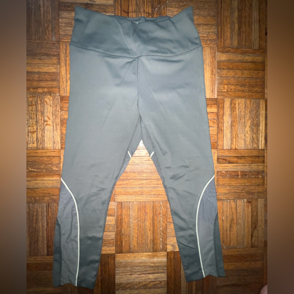 Avia women’s agave workout capris